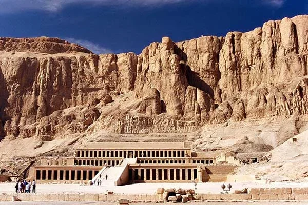 From Marsa Alam : Luxor Overnight Tour and Hot Air Balloon Ride